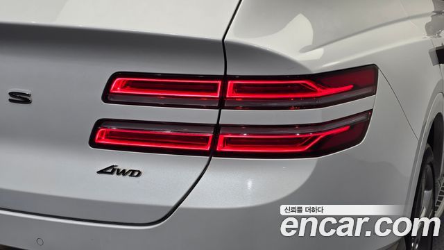 Genesis GV80 2020 — photo 9
