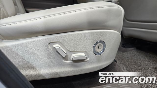 Genesis GV80 2020 — photo 28