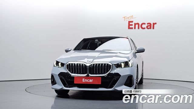 BMW 5-Series 2025 — photo 3