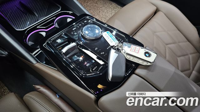 BMW 5-Series 2025 — photo 12