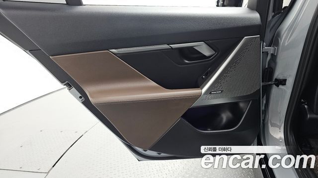 BMW 5-Series 2025 — photo 15