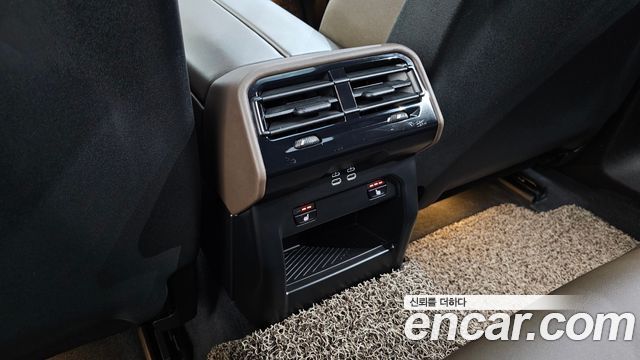 BMW 5-Series 2025 — photo 30