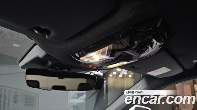 BMW 5-Series 2025 — photo 32