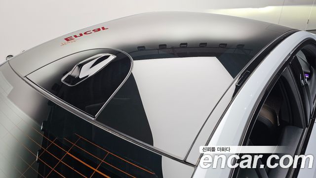BMW 5-Series 2025 — photo 37