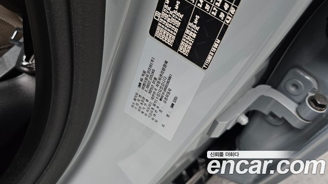 BMW 5-Series 2025 — photo 38