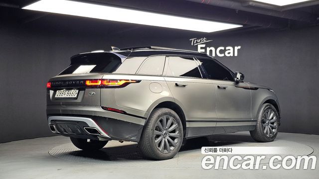 Land Rover Range Rover Velar 2019 — photo 2