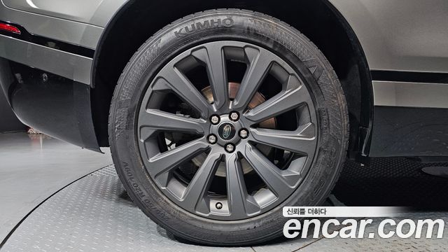Land Rover Range Rover Velar 2019 — photo 5