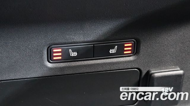 Land Rover Range Rover Velar 2019 — photo 19