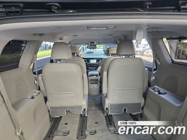 Kia Canival 2019 — photo 10
