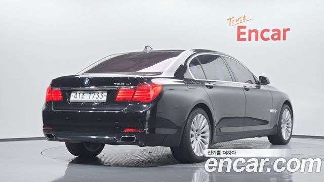 BMW 7-Series 2012 — photo 2