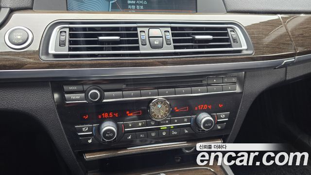 BMW 7-Series 2012 — photo 23