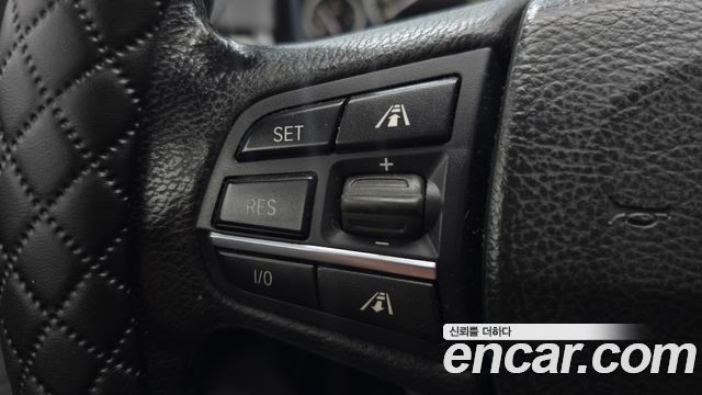 BMW 7-Series 2012 — photo 24