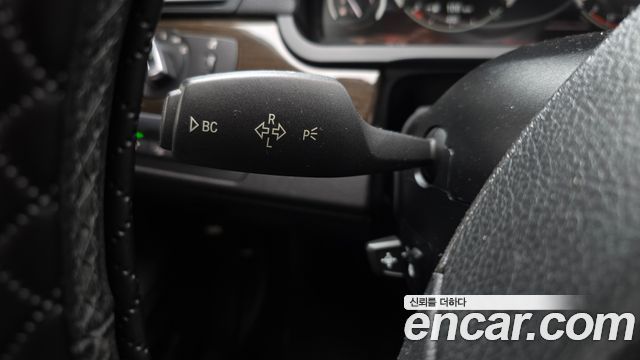 BMW 7-Series 2012 — photo 25