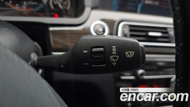 BMW 7-Series 2012 — photo 26