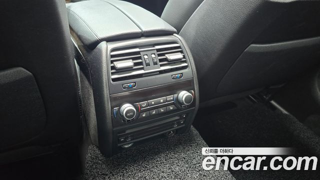 BMW 7-Series 2012 — photo 31