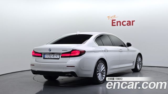 BMW 5-Series 2021 — photo 2