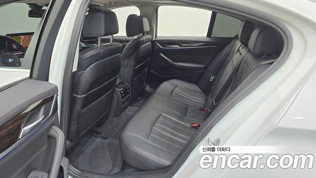 BMW 5-Series 2021 — photo 17