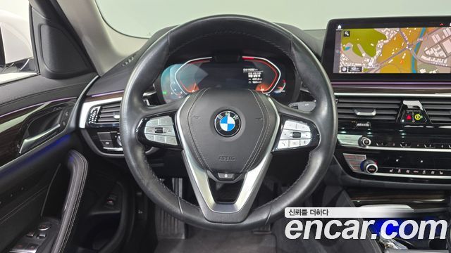 BMW 5-Series 2021 — photo 19