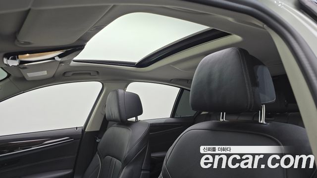 BMW 5-Series 2021 — photo 22