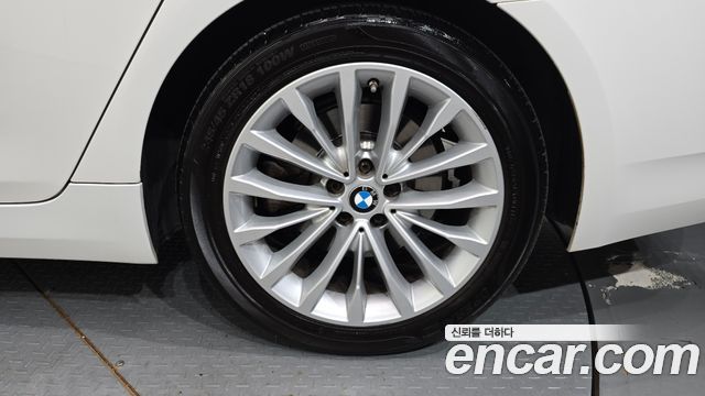 BMW 5-Series 2021 — photo 7
