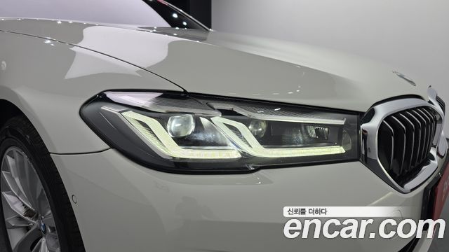 BMW 5-Series 2021 — photo 8