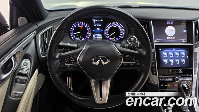 Infiniti Q60 2019 — photo 14