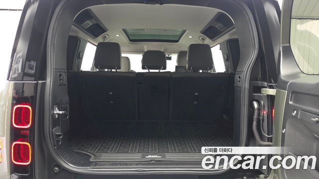 Land Rover Defender 2020 — photo 26