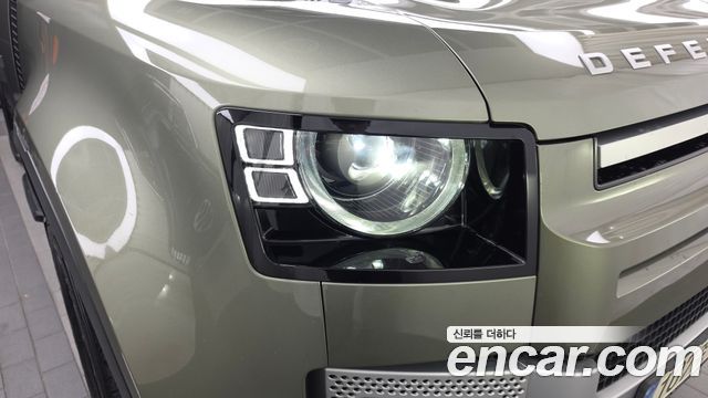 Land Rover Defender 2020 — photo 8