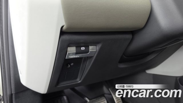 Land Rover Defender 2020 — photo 27