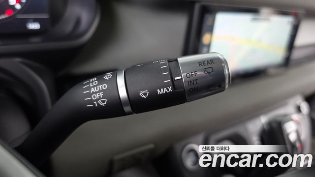 Land Rover Defender 2020 — photo 30