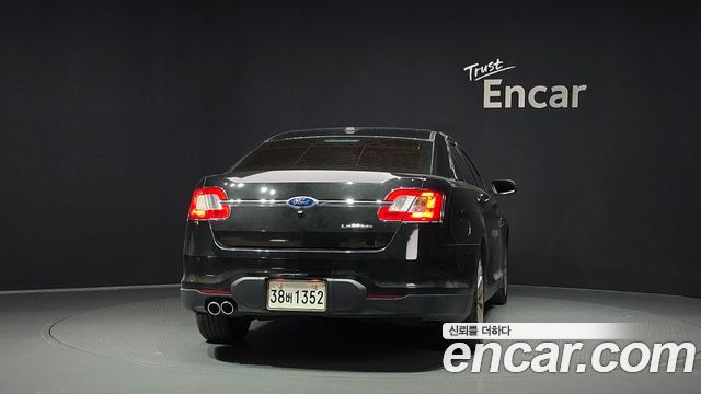 Ford Taurus 2011 — photo 4