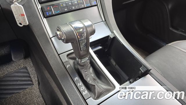 Ford Taurus 2011 — photo 9