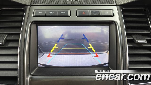 Ford Taurus 2011 — photo 14