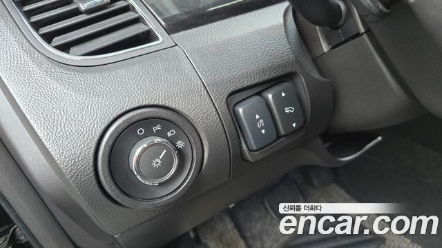 Ford Taurus 2011 — photo 19