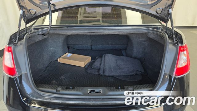 Ford Taurus 2011 — photo 20