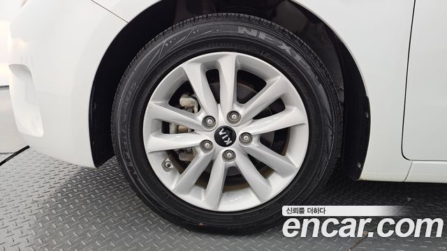 Kia K3 2016 — photo 5