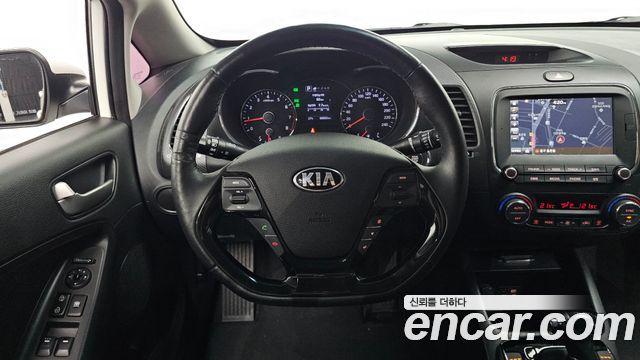 Kia K3 2016 — photo 15