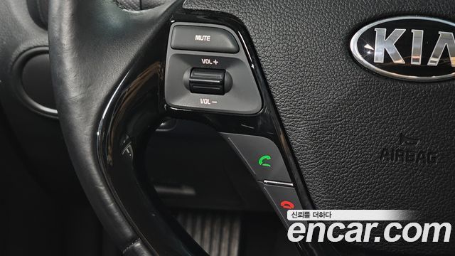 Kia K3 2016 — photo 20