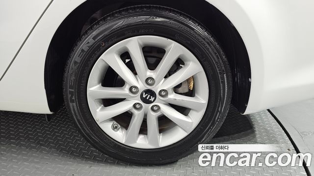 Kia K3 2016 — photo 7
