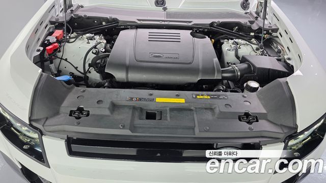 Land Rover Defender 2025 — photo 6