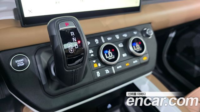 Land Rover Defender 2025 — photo 12