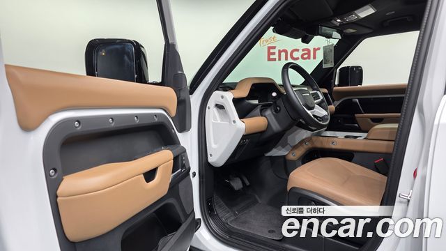 Land Rover Defender 2025 — photo 13
