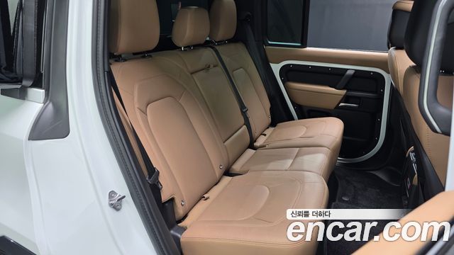 Land Rover Defender 2025 — photo 17