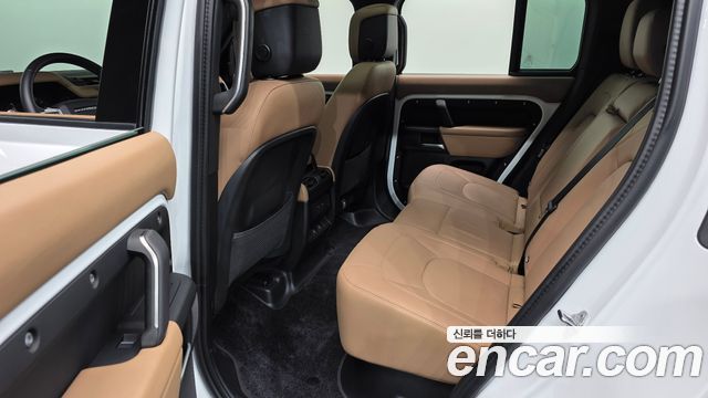 Land Rover Defender 2025 — photo 18
