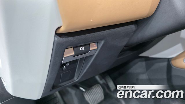 Land Rover Defender 2025 — photo 25