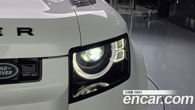 Land Rover Defender 2025 — photo 8