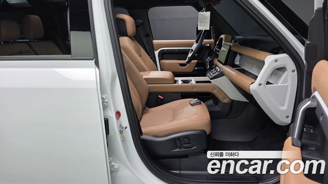 Land Rover Defender 2025 — photo 16