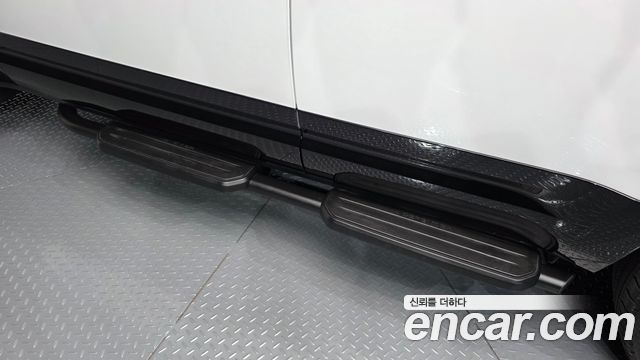 Land Rover Defender 2025 — photo 32