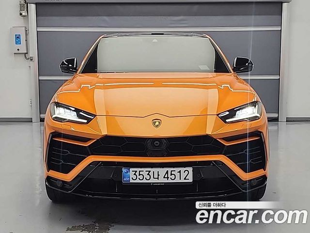Lamborghini Urus 2021 — photo 2