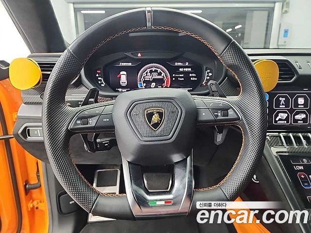Lamborghini Urus 2021 — photo 9